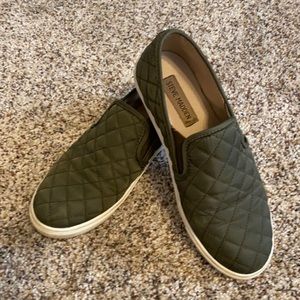 Steve Madden olive green canvas shoes